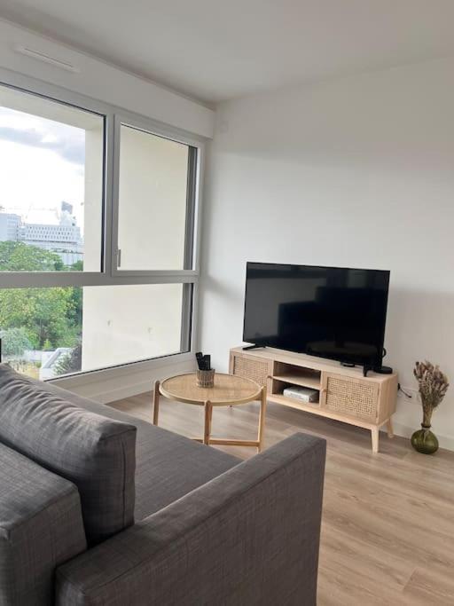 איברי-סור-סיין Superbe Appartement Neuf Dans Residence Familiale Aux Portes De Paris Avec Parking מראה חיצוני תמונה