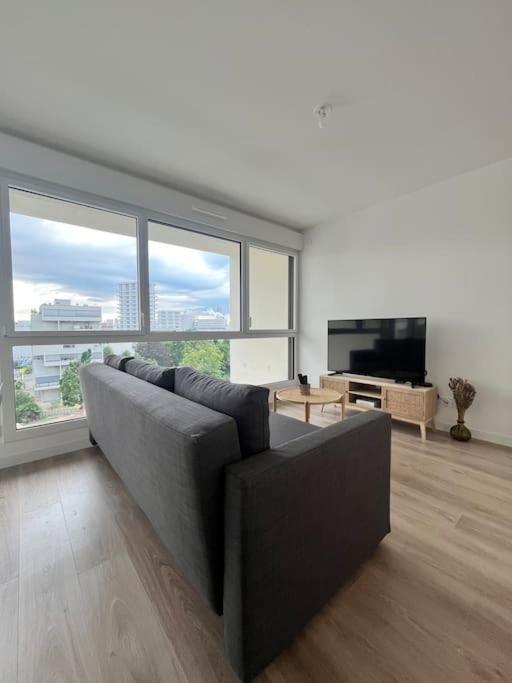 איברי-סור-סיין Superbe Appartement Neuf Dans Residence Familiale Aux Portes De Paris Avec Parking מראה חיצוני תמונה
